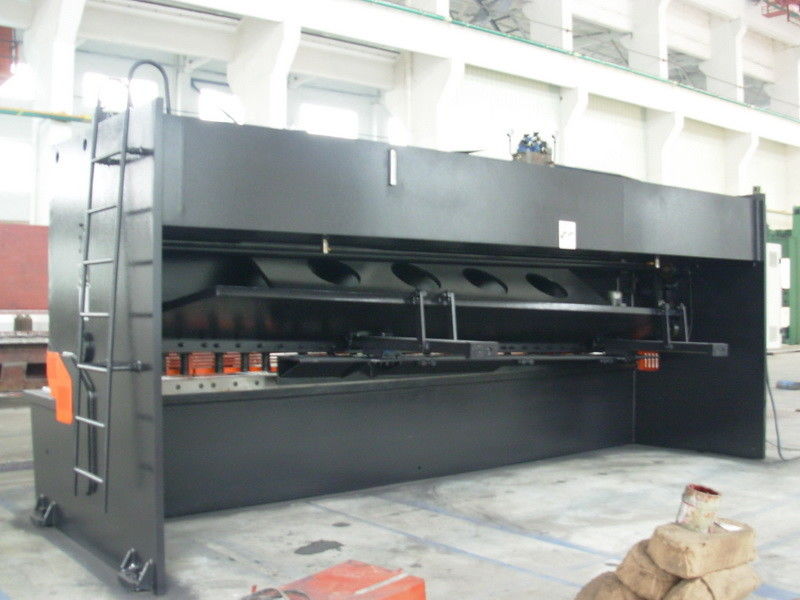 Máy cắt kim loại CNC chém thủy lực CNC cơ giới với hệ thống NC