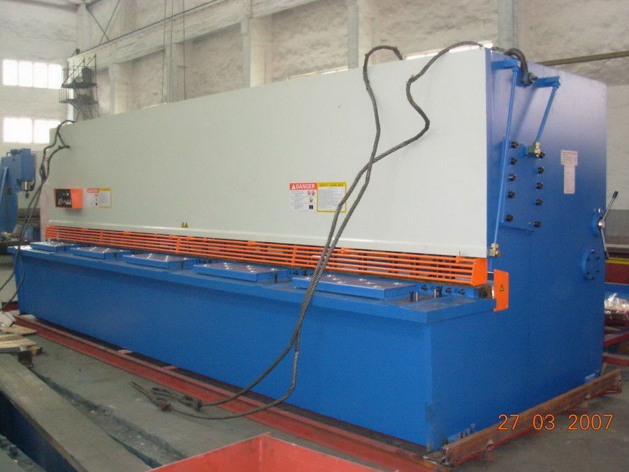 Chiều dài 6m Máy cắt tôn thủy lực điện Công cụ cắt tấm kim loại 15KW