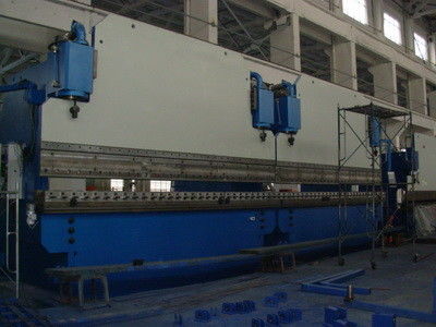 Chiều dài 14M Phanh ép song song thủy lực CNC Max. Hành trình 150 - 500 mm