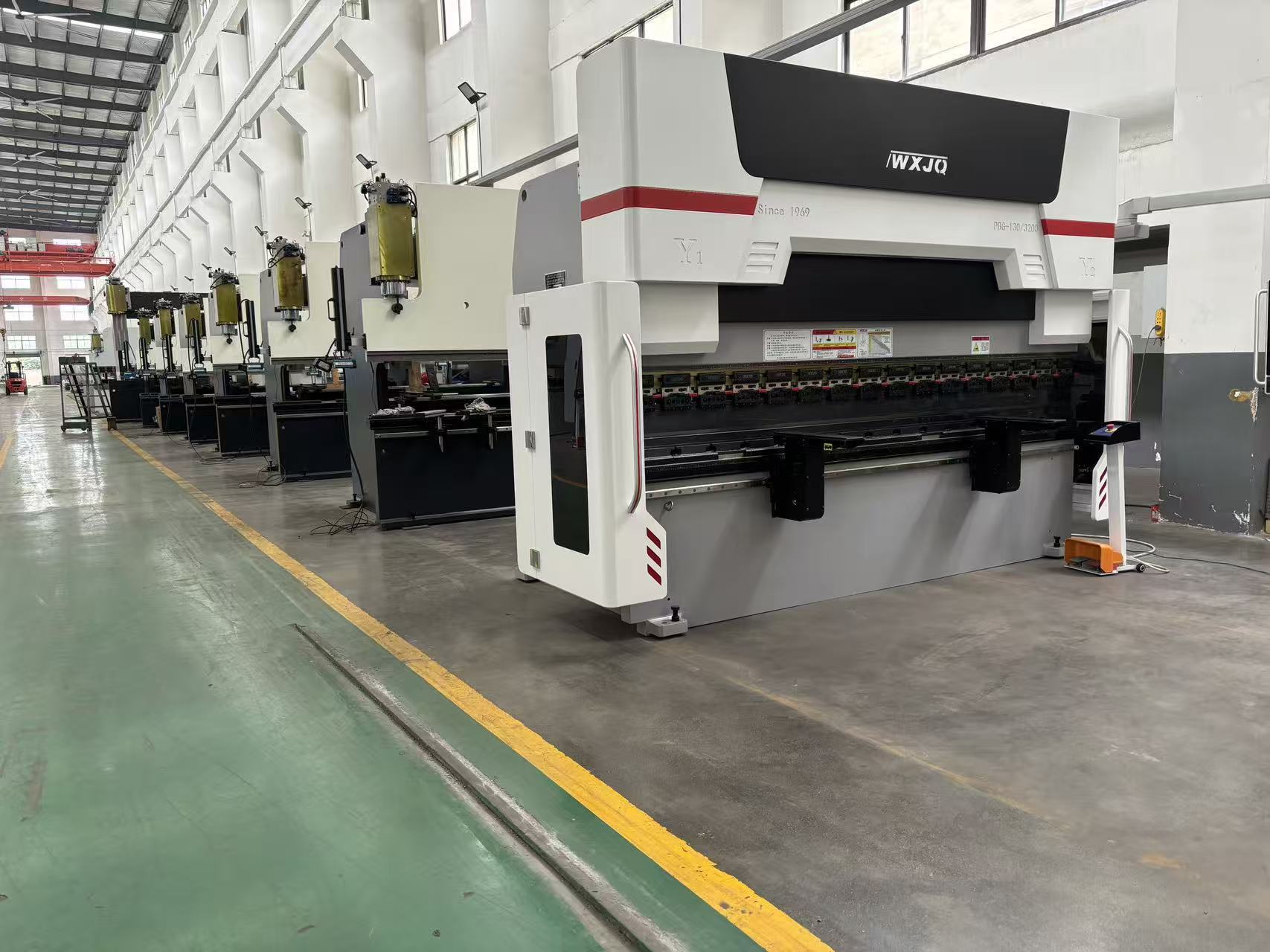 Blog công ty mới nhất về Máy chấn CNC WE67S-160/3200 đang hoạt động như thế nào?