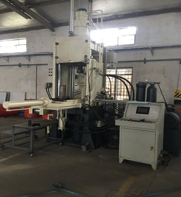 Blog công ty mới nhất về Làm thế nào để chọn một máy đúc rotor Die