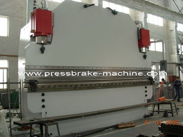 Xử lý tấm CNC phanh máy ép thủy lực 600 T áp suất chứng nhận CE