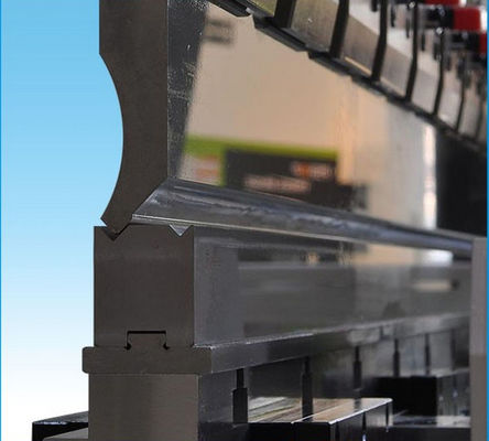 Mua 42CrMo LVD Press Brake Toolings 3.2M Chiều dài Tấm thép uốn khuôn đáy online manufacture