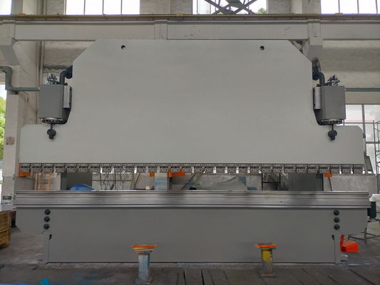 Mua Máy ép thủy lực CNC với hành trình tối đa 200mm, công suất động cơ 5,5KW đến 55KW và kích thước 7000x2000x2500mm cho ngành gia công kim loại online manufacture
