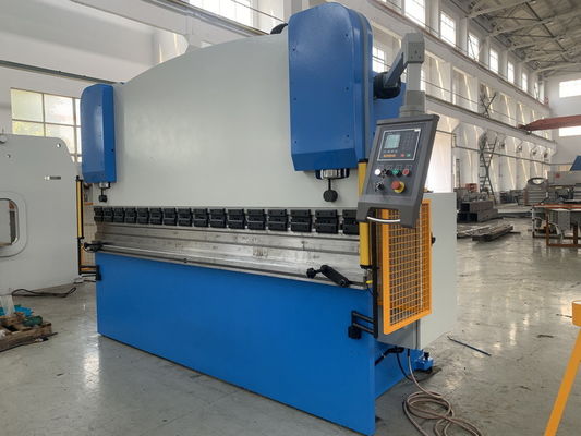 Mua Máy ép thủy lực CNC với Áp suất tối đa 400KN, Chiều dài uốn 6000mm và Bộ điều khiển CNC để uốn kim loại tấm online manufacture