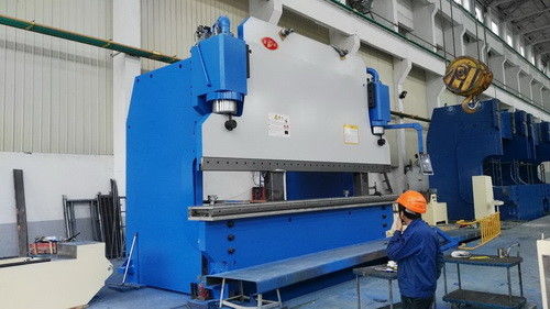Mua 400T Force Heavy Hydraulic Press Brake 7m Chiều dài độ dày 8mm Dải kim loại cong online manufacture
