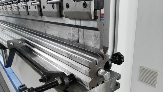 Mua Độ bền cao 30 độ sắc nét đột 125T Công cụ phanh báo chí 42CrMo Vật liệu rèn online manufacture