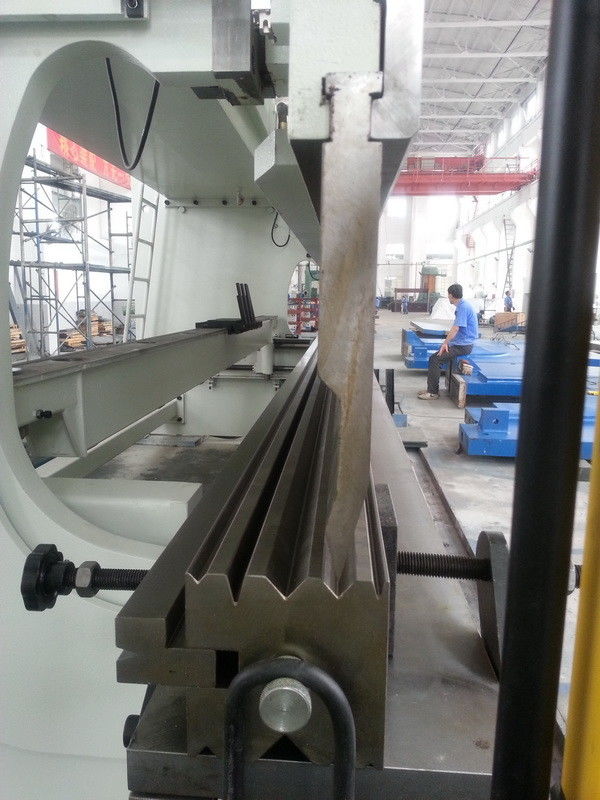 Hai V đáy Die Hydraulic Press phanh Công cụ 42CrMo xử lý nhiệt HB300-350