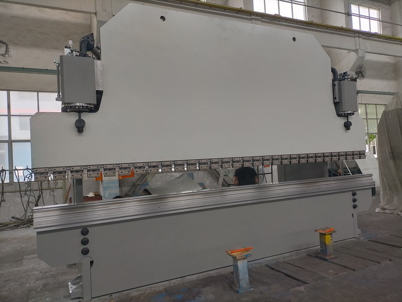 600T CNC Hydraulic Press Brake 14m chiều dài để uốn cong và hình thành tấm kim loại
