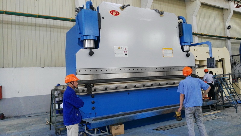 500T Force CNC Hydraulic Press Brake sử dụng trên sản xuất kim loại,Xưởng sản xuất ô tô