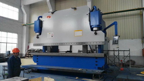 400T Force Heavy Hydraulic Press Brake 7m Chiều dài độ dày 8mm Dải kim loại cong