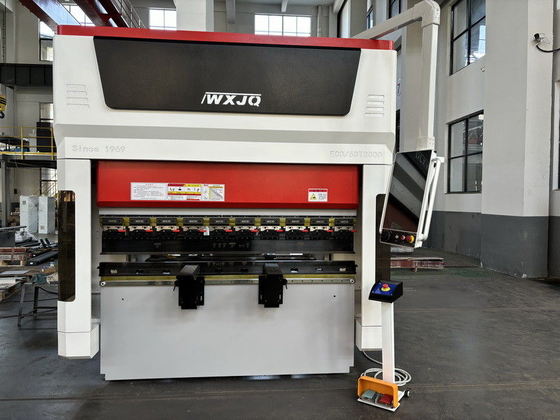 Máy chấn CNC Servo Loại 60T mới, bàn làm việc dài 2m, uốn thép không gỉ 2.5mm