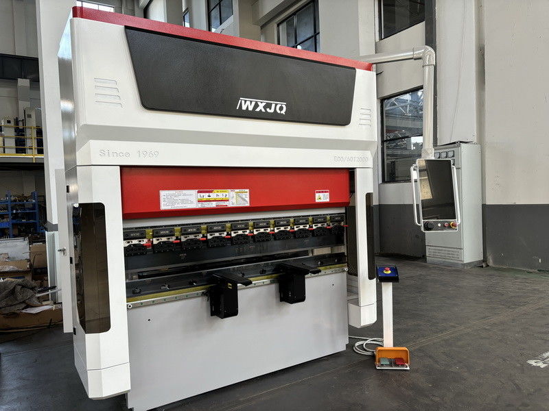 Máy chấn CNC Servo Loại 60T mới, bàn làm việc dài 2m, uốn thép không gỉ 2.5mm