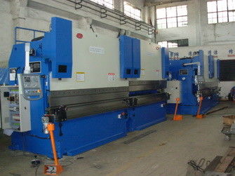 Lớp kim loại thủy lực CNC Tandem Press Brake 70 M/Min Chiều rộng bàn 200 - 800Mm 12m