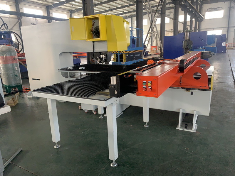 Quy trình dập cơ khí CNC tấm 3 mm Tấm tường container 40 '